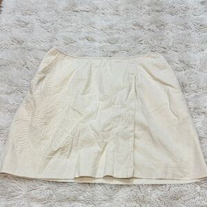 Elegant Cream Parker Skirt with Floral Embroidery